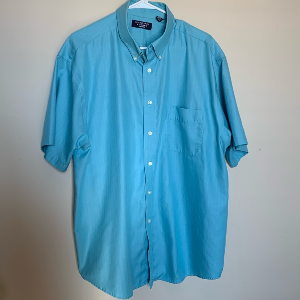 Short Sleeve Casual Button up Blue Shirt by Roundtree and Yorke